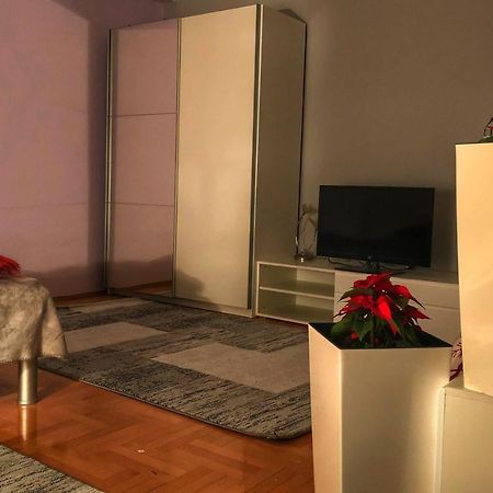 Apartments Near City Center Скоп'є Екстер'єр фото