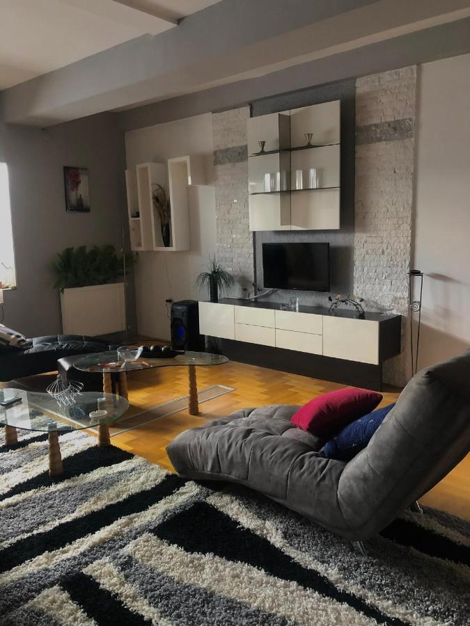 Apartments Near City Center Скоп'є Екстер'єр фото